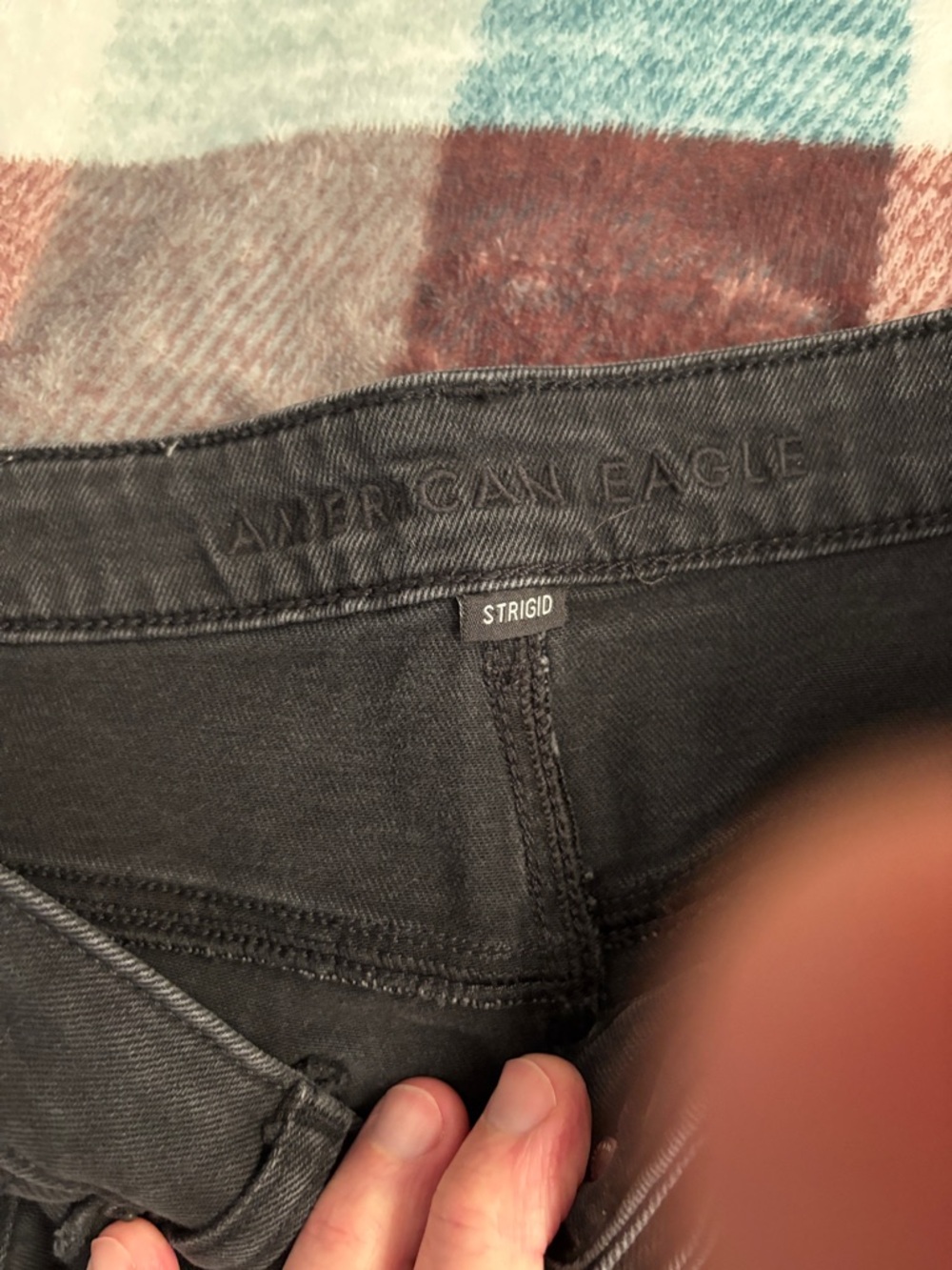 American Eagle Outfitters Black Distressed Relaxed Jeans - Picture 2 of 9